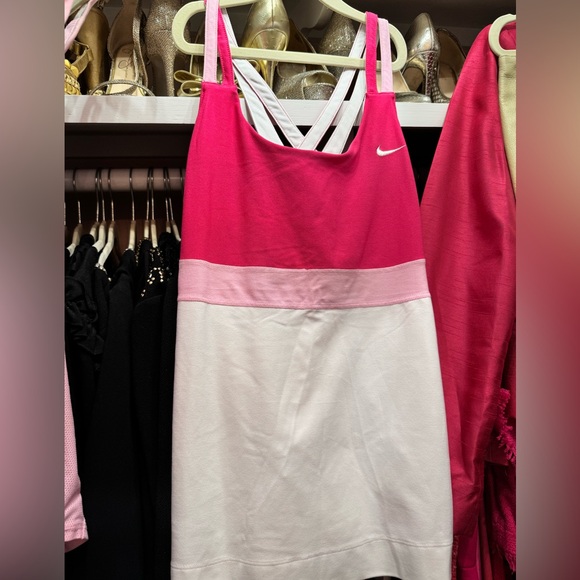 Lot of Nike Women's Assorted Color Tank Tops - Picture 2 of 5